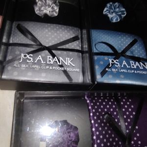 Men's handkerchief and lapel pin